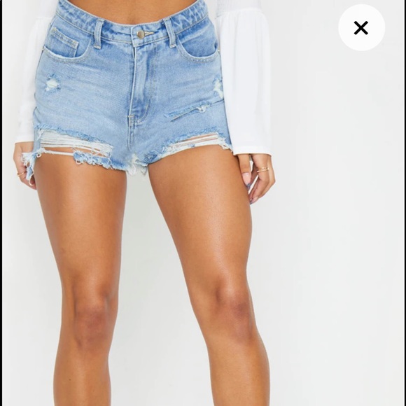 PRETTYLITTLETHING Light Blue Wash Ripped Denim Jean Shorts - Picture 2 of 3